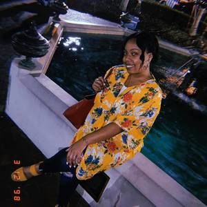 Meet your Posher, Malia